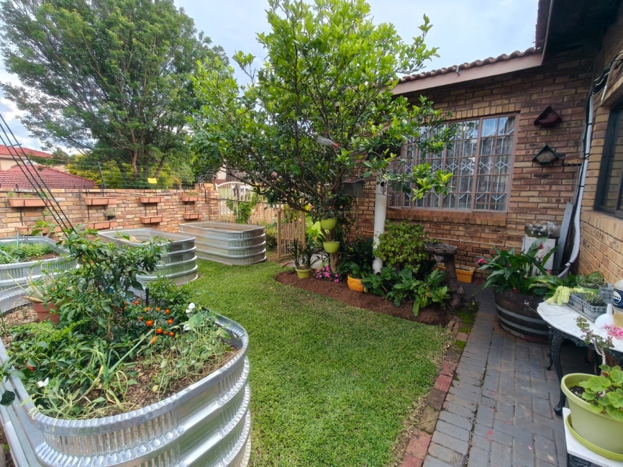 3 Bedroom Property for Sale in Safari Gardens North West